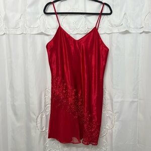 NWT Vintage Dentelle Crimson Satin Slip Dress w/ Floral Lace Appliqué –Size L
